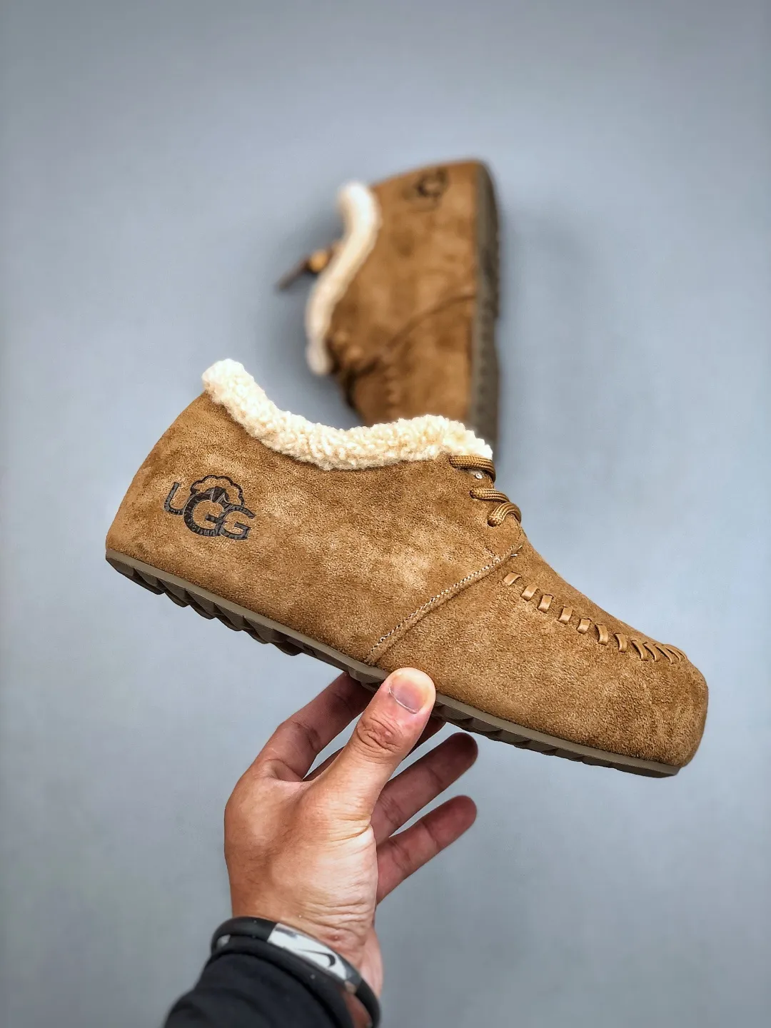 💰520 supports the store G UGG2025ss official website latest hanni thick sole, I love it so much, and it is very light and easy to wear. When paired with socks, it has a super sweet girly feel. Dopamine color, full of vitality, really super girl ~ fall in love at a glance, original material of the upper, original outsole, soft and comfortable on the feet, versatile, can make the legs look longer in seconds, a must-have item for summer Size: 35-40